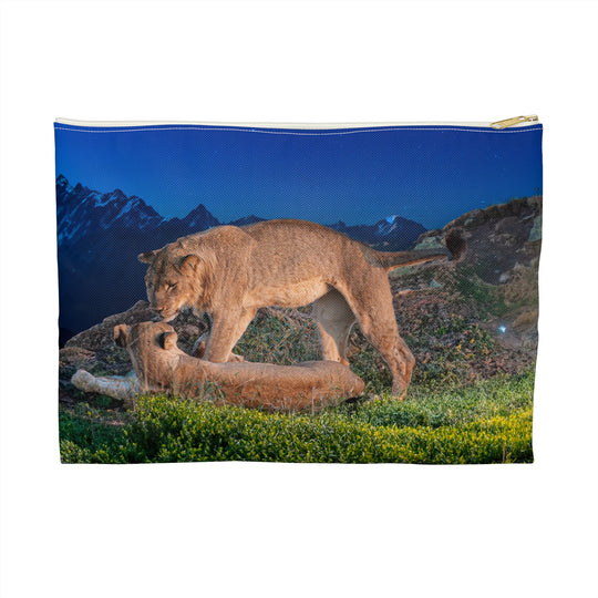 Accessory Pouch with majestic lionesses in front of mountains print